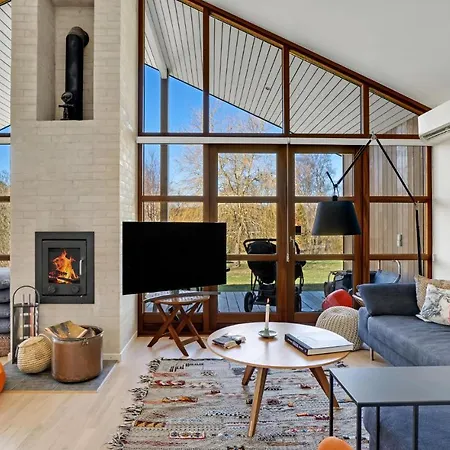 4 Bedroom Beautiful In Vejby