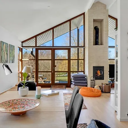 4 Bedroom Beautiful In *